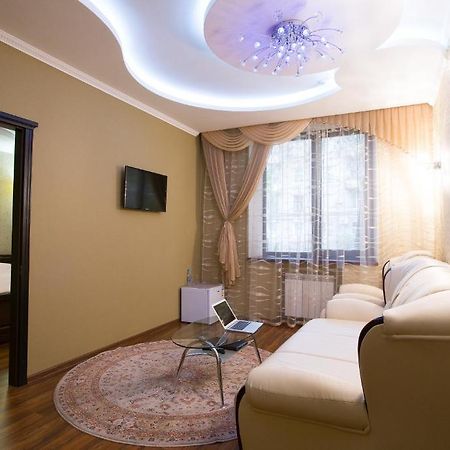 Hotel Royal à Zaporizhia Extérieur photo